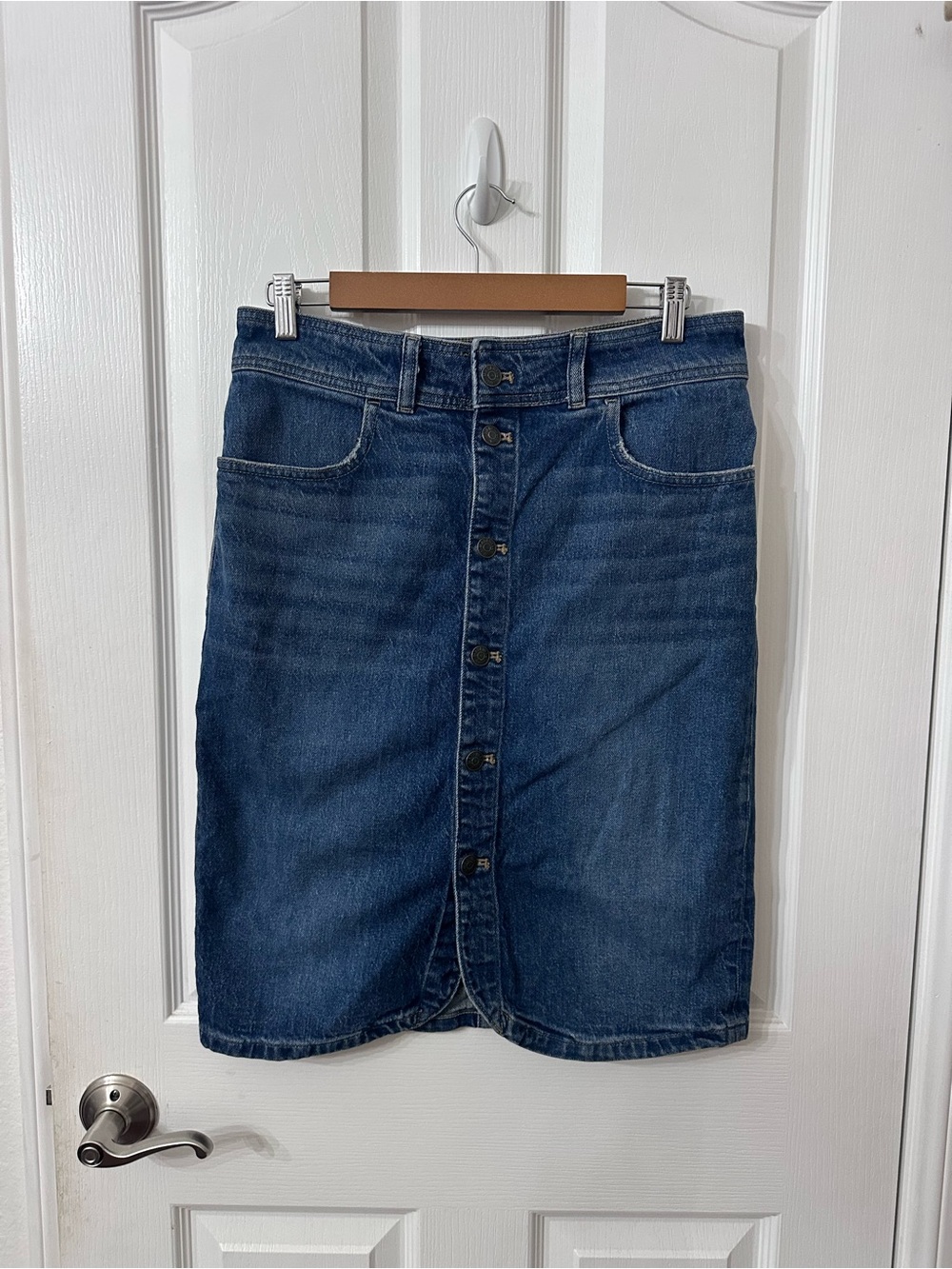 Madewell Denim Button-Front Midi Skirt in Concho Wash Size 28
